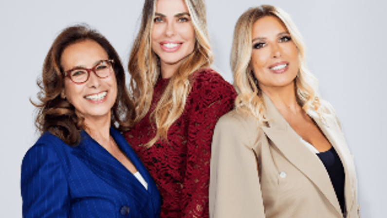 Grande Fratello Vip, oggi l’Open House solo per quattro concorrenti. Cesara Buonamici: “Pronta a divertirmi”