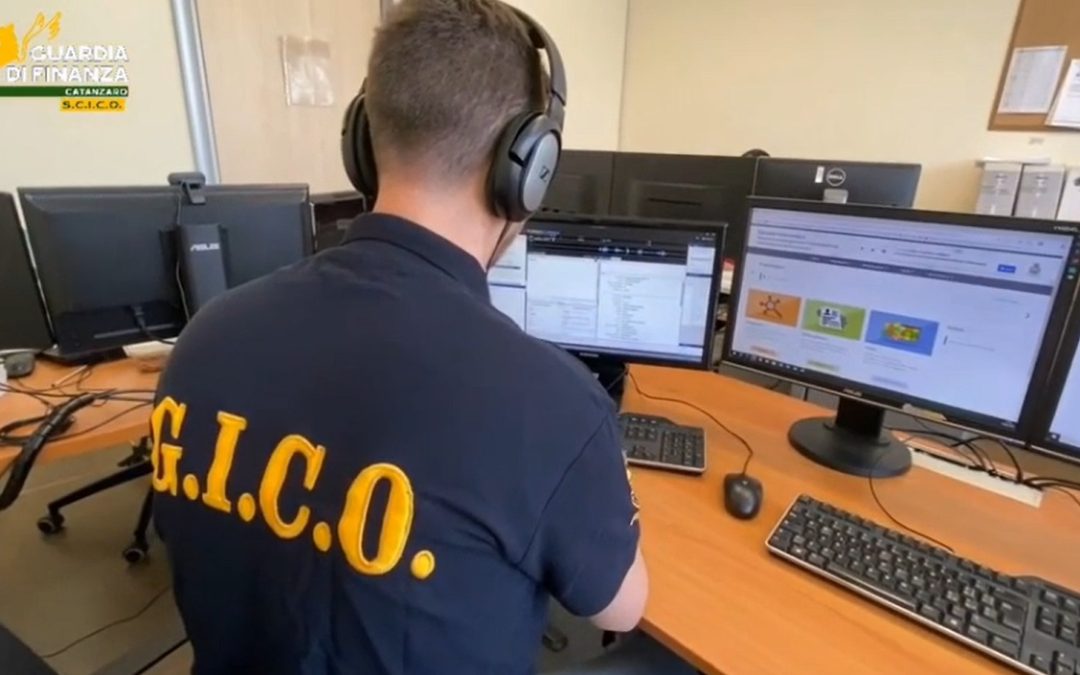 Truffa e riciclaggio, cinque arresti della Guardia di Finanza