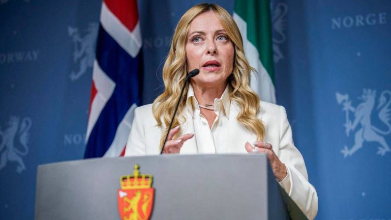 Ucraina, Meloni: “Putin cerca un’escalation in Europa perché la guerra non va come previsto”