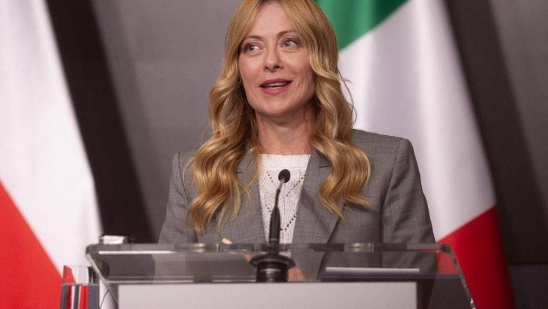 Caro energia, Meloni da Praga: “Spero che anche altri attori diano una mano”