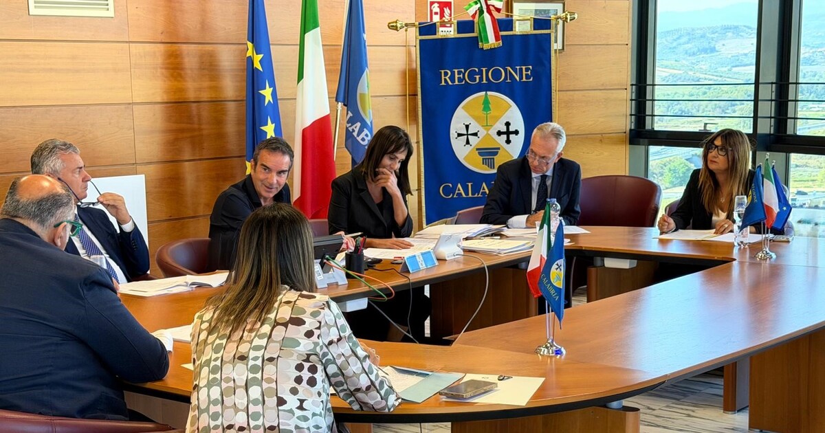 https://www.quotidianodelsud.it/wp-content/uploads/2026/09/giunta-regionale.jpg