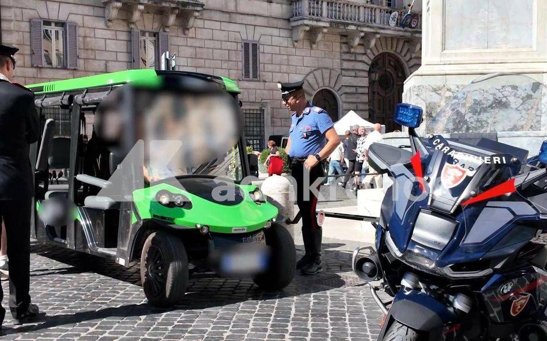 Giungla golf car a Roma, controlli a tappeto dei carabinieri: 10 sottoposte a fermo e valanga di multe