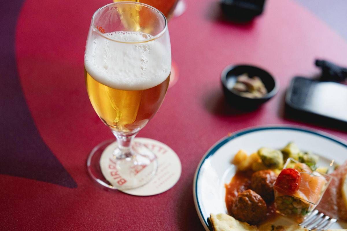 https://www.quotidianodelsud.it/wp-content/uploads/2026/09/heineken-birra-cibo-comm.jpeg