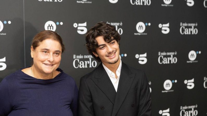Ascolti tv 27 settembre, vince “Il mio nome è Carlo” su Canale 5: il film su Carlo Acutis domina con oltre 4,2 milioni di spettatori