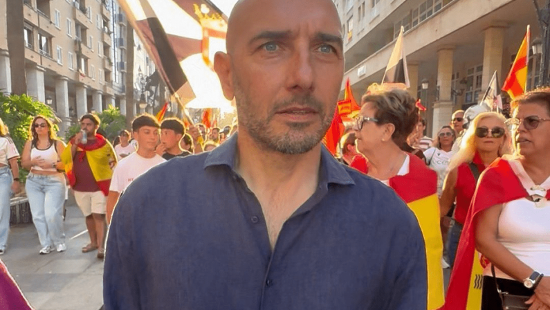 Il leghista Morelli ‘reporter’ da Ceuta: “Abitanti per ora protetti dagli agenti, ma temono per quando resteranno soli…”