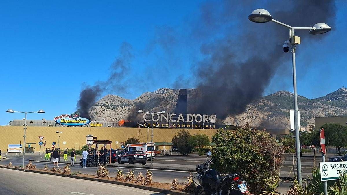 https://www.quotidianodelsud.it/wp-content/uploads/2026/09/incendio-al-centro-commerciale-conca-d-oro.jpeg