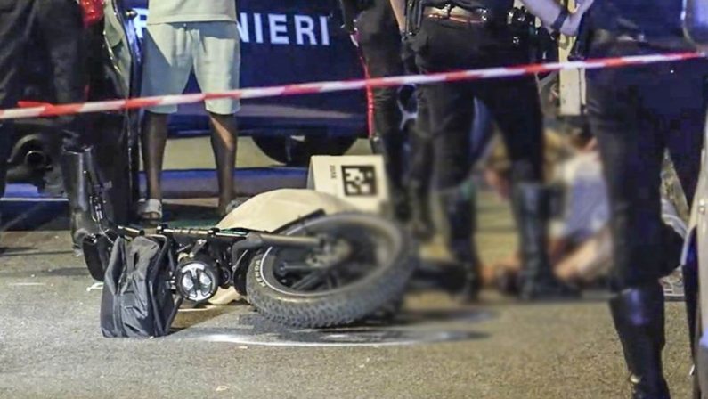 Incidente tra moto e bici elettrica via Vespucci a Napoli: un morto