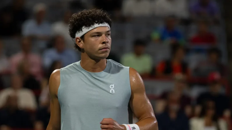 Shelton e Tiafoe agli ottavi degli Us Open, sorpresa Tsitsipas. Eliminate nel doppio le sorelle Williams