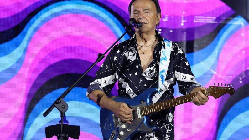 Pooh, concerto interrotto a Riccione: “Grande dispiacere e grande dolore”