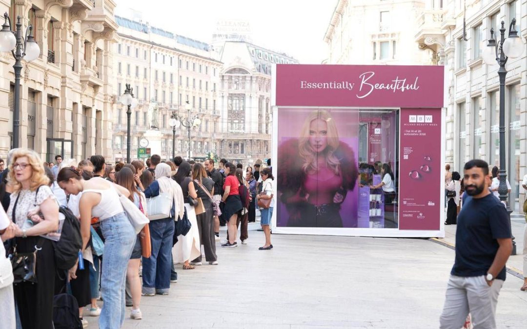 Milano Beauty Week, assalto ai pop up: lunghe code per profumi, esperienze skincare e make up