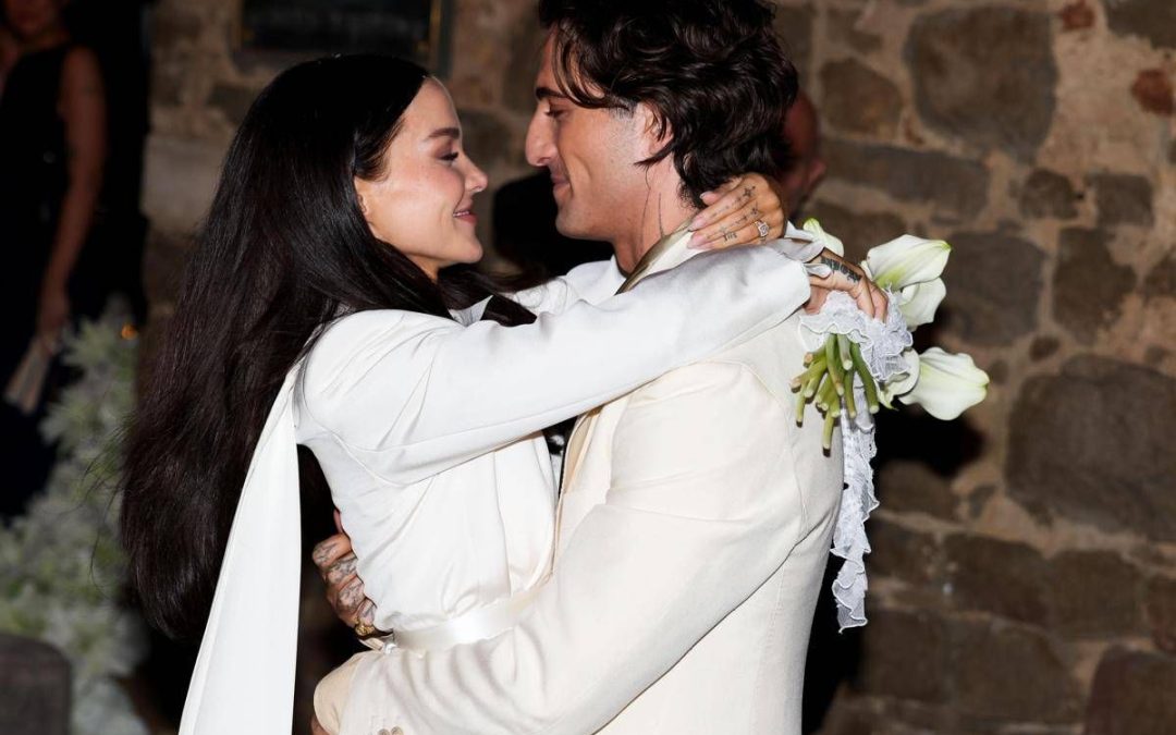 Damiano David, tra le foto del matrimonio spunta… Victoria De Angelis: gli indizi sulla reunion dei Maneskin