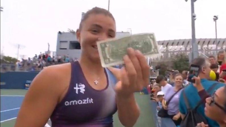 Us Open, Paolini vince e una tifosa le regala… soldi