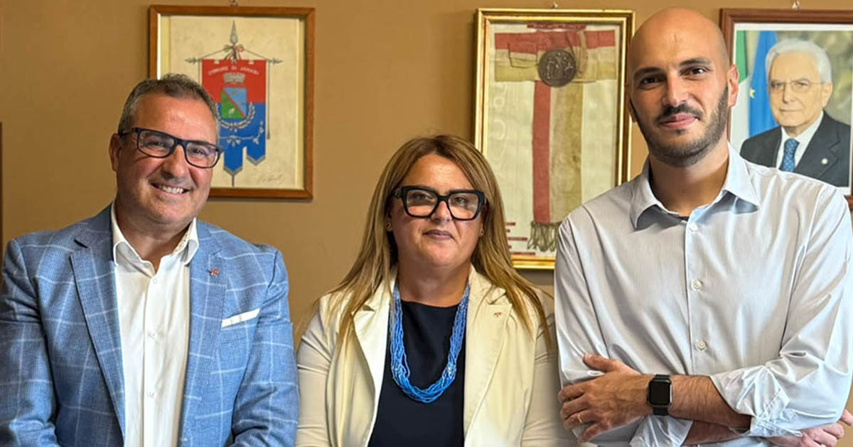 https://www.quotidianodelsud.it/wp-content/uploads/2026/09/jonadi-sindaco-signoretta-e-confedilizia.jpg