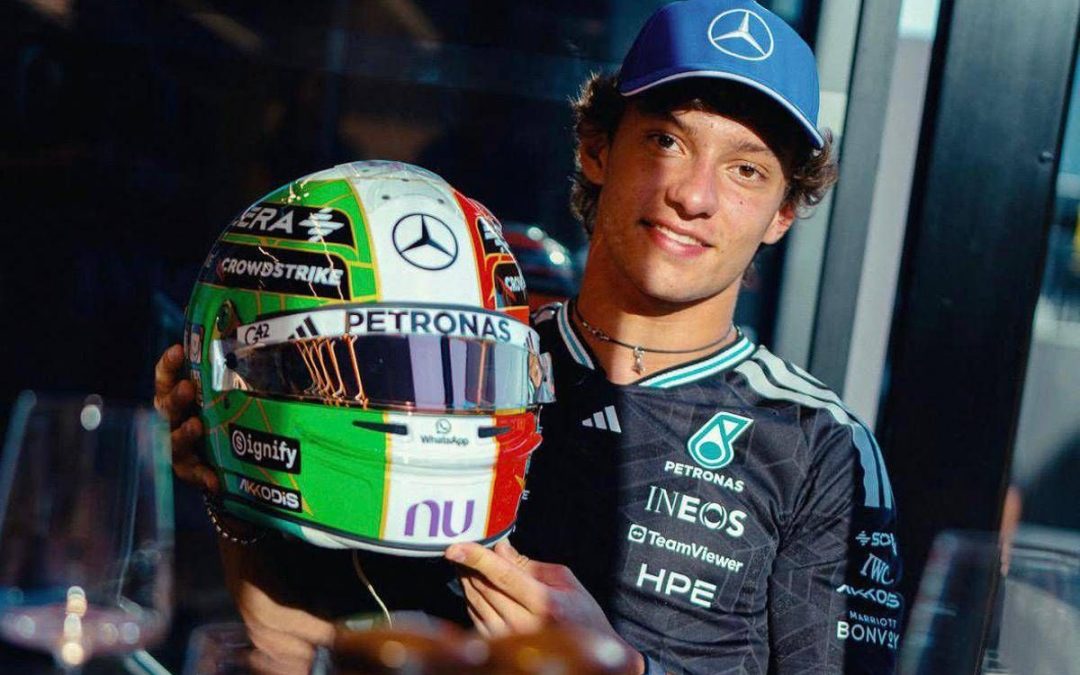 “Pizza, caffè e… Nazionale di calcio”: Antonelli e il casco speciale per Monza (ispirato a Valentino Rossi)