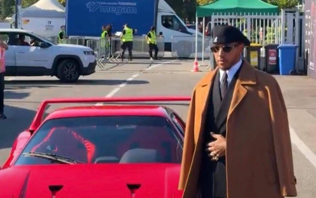 Gp Monza, l’arrivo in grande stile di Hamilton sulla Ferrari F40