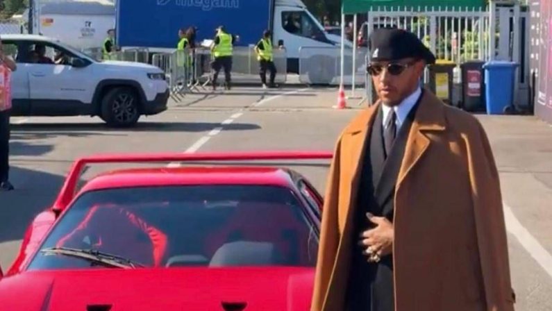 Gp Monza, l’arrivo in grande stile di Hamilton sulla Ferrari F40