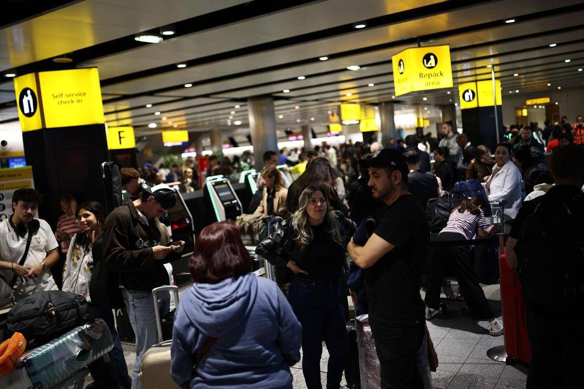 https://www.quotidianodelsud.it/wp-content/uploads/2026/09/londra-heathrow-voli-cancellati-aeroporto-afp.jpeg