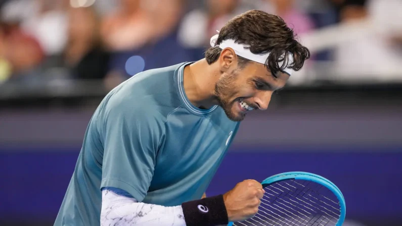 Musetti avanza al secondo turno degli Us Open, Sonego si arrende a Zverev al quinto set