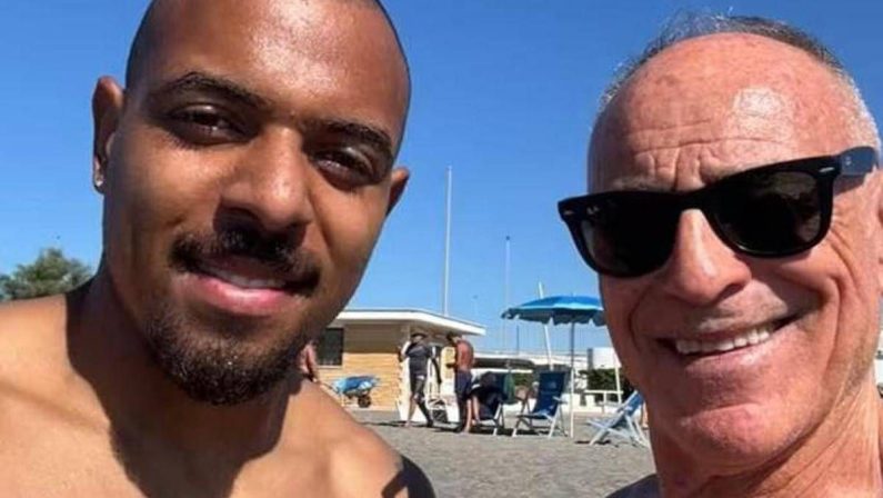 Relax vista gol: Malen in spiaggia a Ostia e poi a Trigoria per l’allenamento