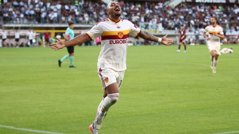 Malen e Pisilli, la Roma vince anche a Torino e resta in vetta a punteggio pieno