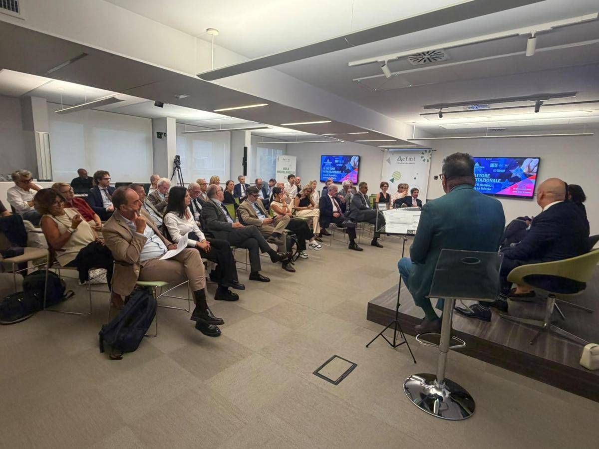 https://www.quotidianodelsud.it/wp-content/uploads/2026/09/manageritalia-platea-convegno-comm.jpeg