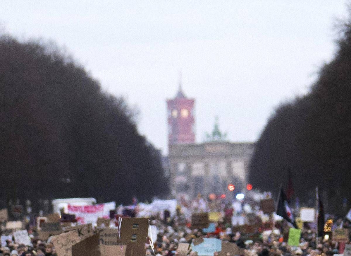 https://www.quotidianodelsud.it/wp-content/uploads/2026/09/manifestanti-berlino-ipa-fg.jpeg