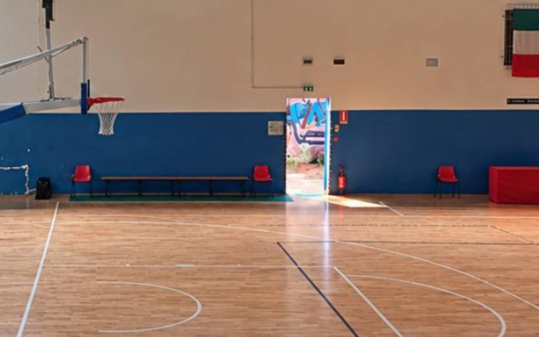Un palasport vuoto