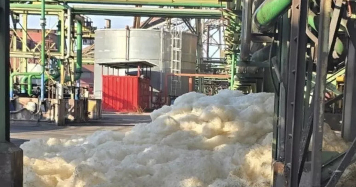 https://www.quotidianodelsud.it/wp-content/uploads/2026/09/materiale-schiumoso-ex-ilva.jpg