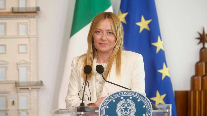 Governo, sulla stampa estera il record di stabilità: “Meloni fa la storia politica dell’Italia”