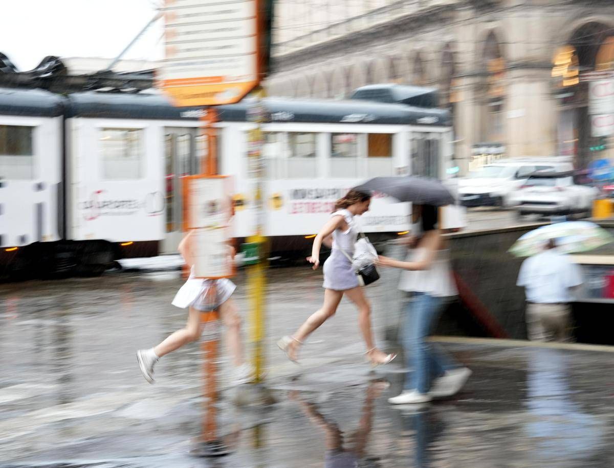 https://www.quotidianodelsud.it/wp-content/uploads/2026/09/milano-pioggia-estate-fg.jpeg