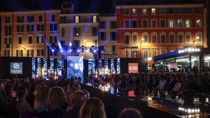 ‘Fashion & Talents’, a piazza di Spagna VIII sfilata-evento di ECampus e Accademia del Lusso