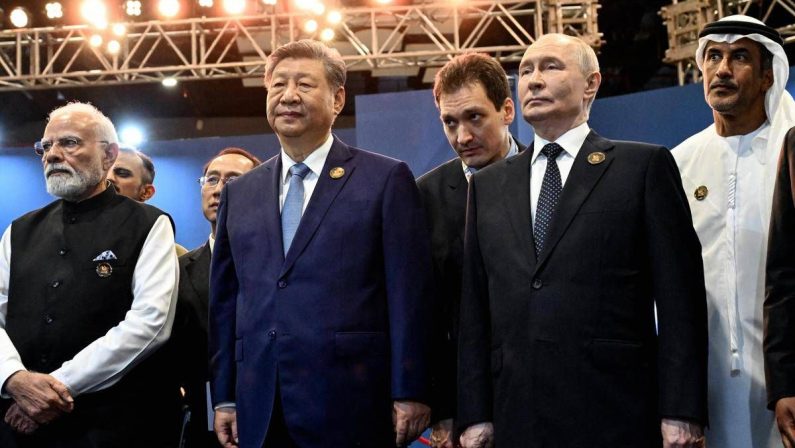 Ucraina, Russia: “Xi e Modi disponibili a mediare per accordo pace”
