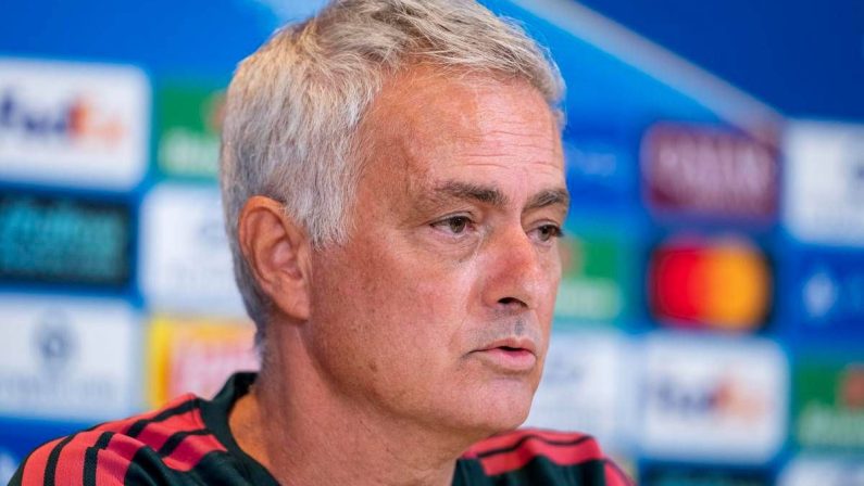 Mourinho: “Chi ha fatto il calendario è italiano, sorpreso che Inter non abbia vinto Champions negli ultimi anni”