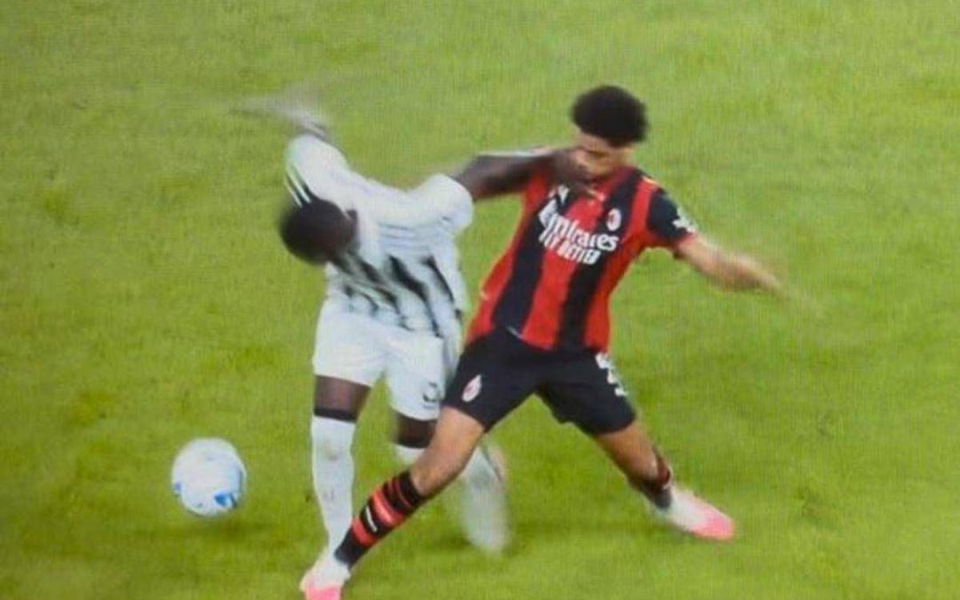 Juve-Milan 1-1, dubbi sul gol rossonero: De Winter fa fallo su Kolo Muani?