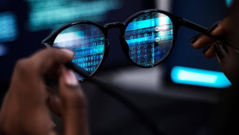 Occhiali smart Meta nel mirino della Privacy, il Garante: “Seguiamo con attenzione”