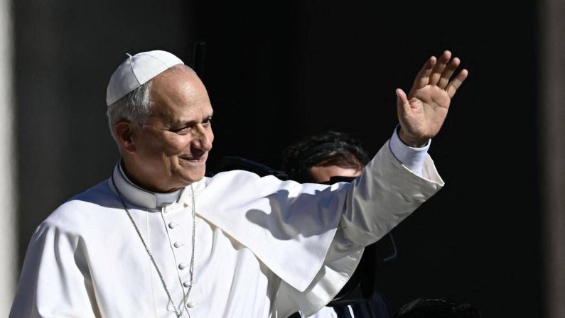 Papa: “Mai delegare ad algoritmi decisioni che spettano solo all’uomo”