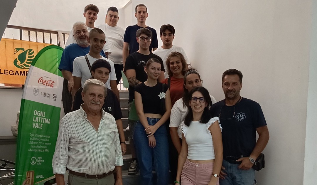Il sindaco Lando con i protagonisti della manifestazione e i ragazzi del servizio civile