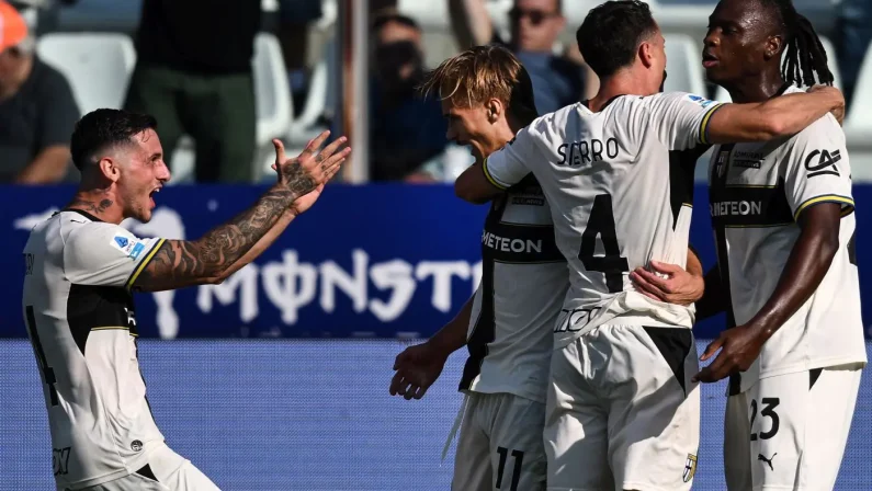 Il Parma batte 2-1 il Genoa e mette nei guai De Rossi