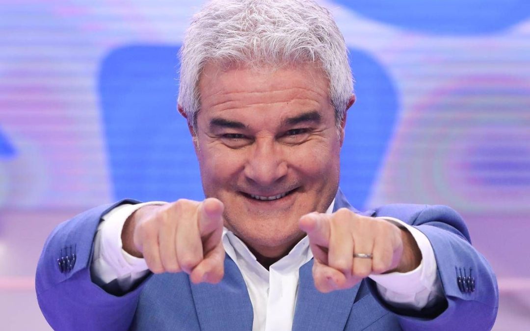 Pino Insegno, il legale: “Non deve sua presenza in Rai a Meloni, affermarlo lede la sua reputazione”