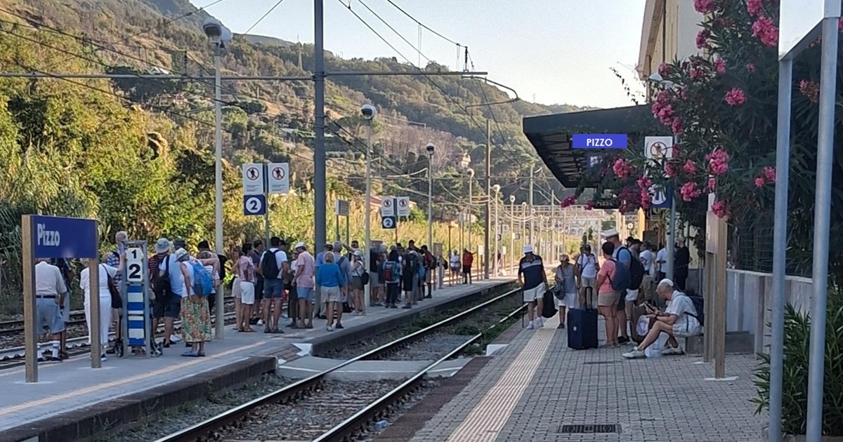 https://www.quotidianodelsud.it/wp-content/uploads/2026/09/pizzo-calabro-stazione-ferroviaria.jpg