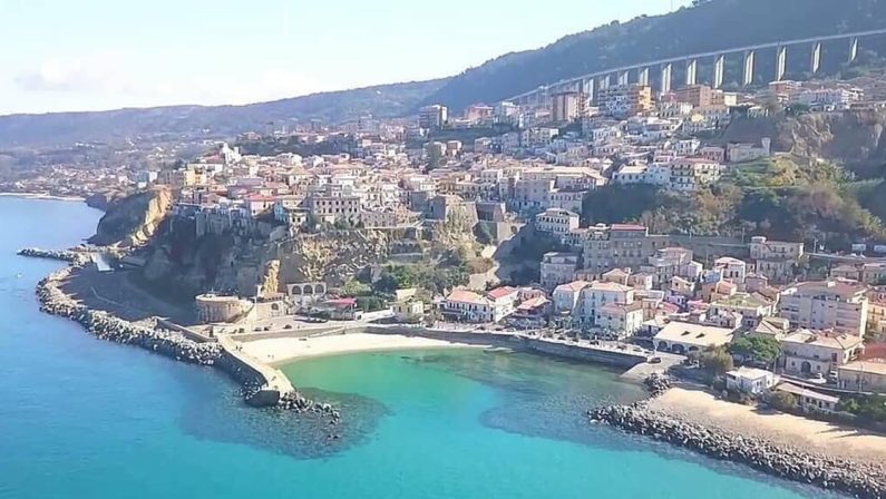 Pizzo, la toponomastica va in tilt e i cittadini protestano