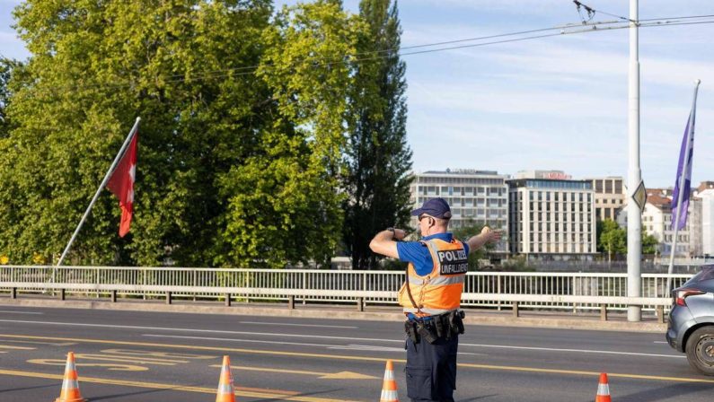 Paura in Svizzera, media: “Forte esplosione in una centrale idroelettrica nel Canton Ticino”