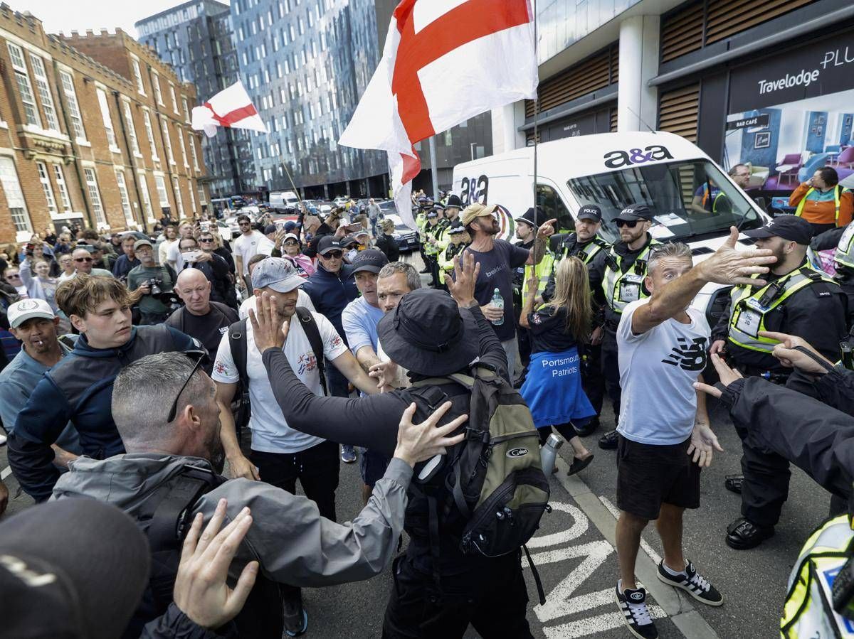 https://www.quotidianodelsud.it/wp-content/uploads/2026/09/portsmouth-migranti-afp-1209.jpeg