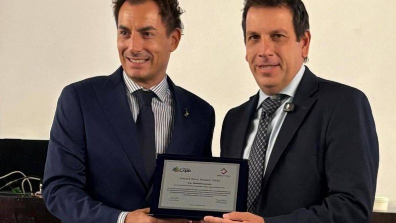Porti, Autorità Mar Tirreno Centro Settentrionale riceve Smart Ports Award