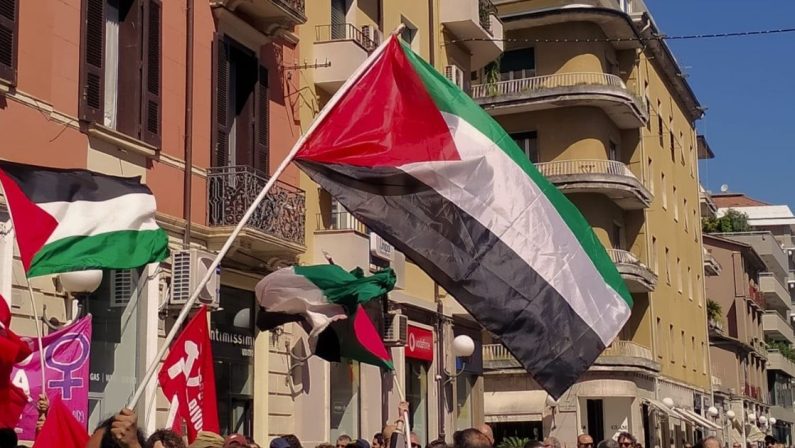 Flotilla fermata a Creta, mobilitazione a Cosenza per chiedere la liberazione