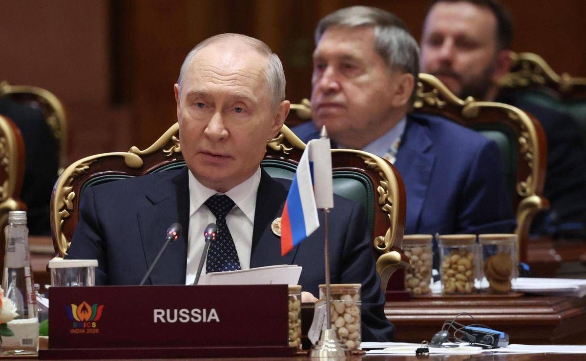 https://www.quotidianodelsud.it/wp-content/uploads/2026/09/putin-bandierina-russia-brics-ipa.jpeg