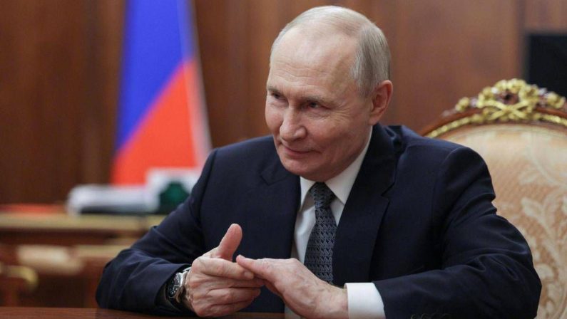 I voti gonfiati per Putin, il partito ‘fantasma’ e l’affluenza flop: gli altri dati delle elezioni in Russia