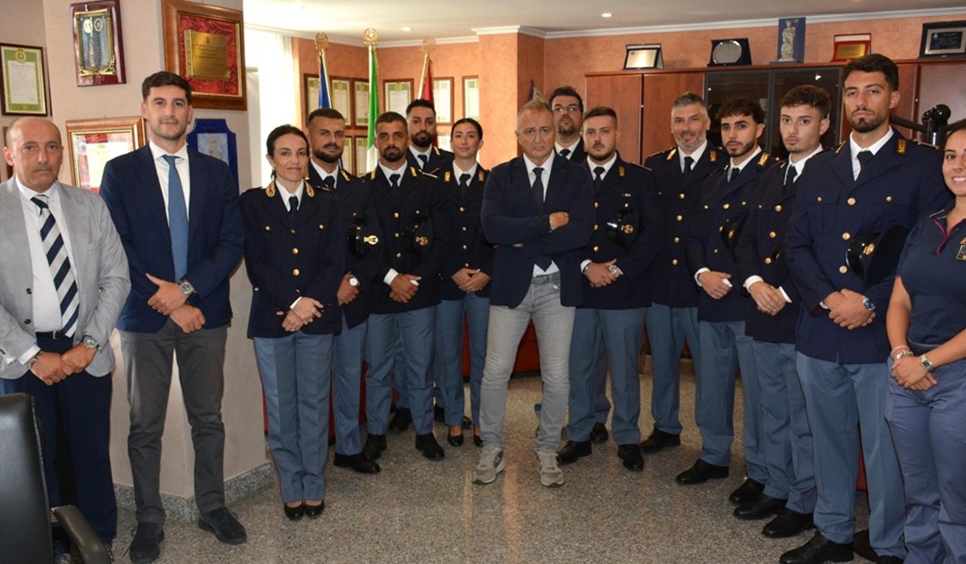 Il Questore Ruperti con i nuovi arrivati e i funzionari storici