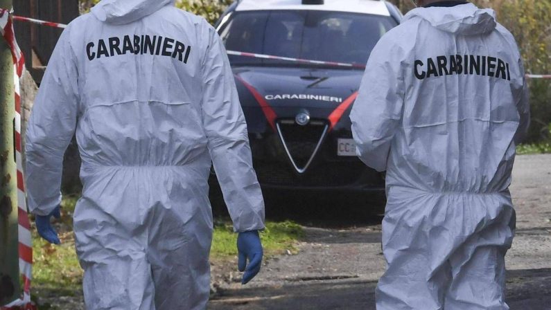 Tragedia a Finale Ligure: trovati morti in casa padre, madre e figlio 15enne. Ipotesi omicidio-suicidio