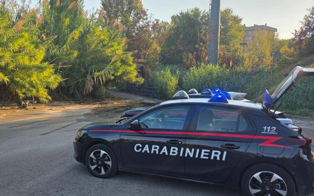 Roma, trovato cadavere in un parco di Tor Sapienza: sul corpo ferite da arma da taglio